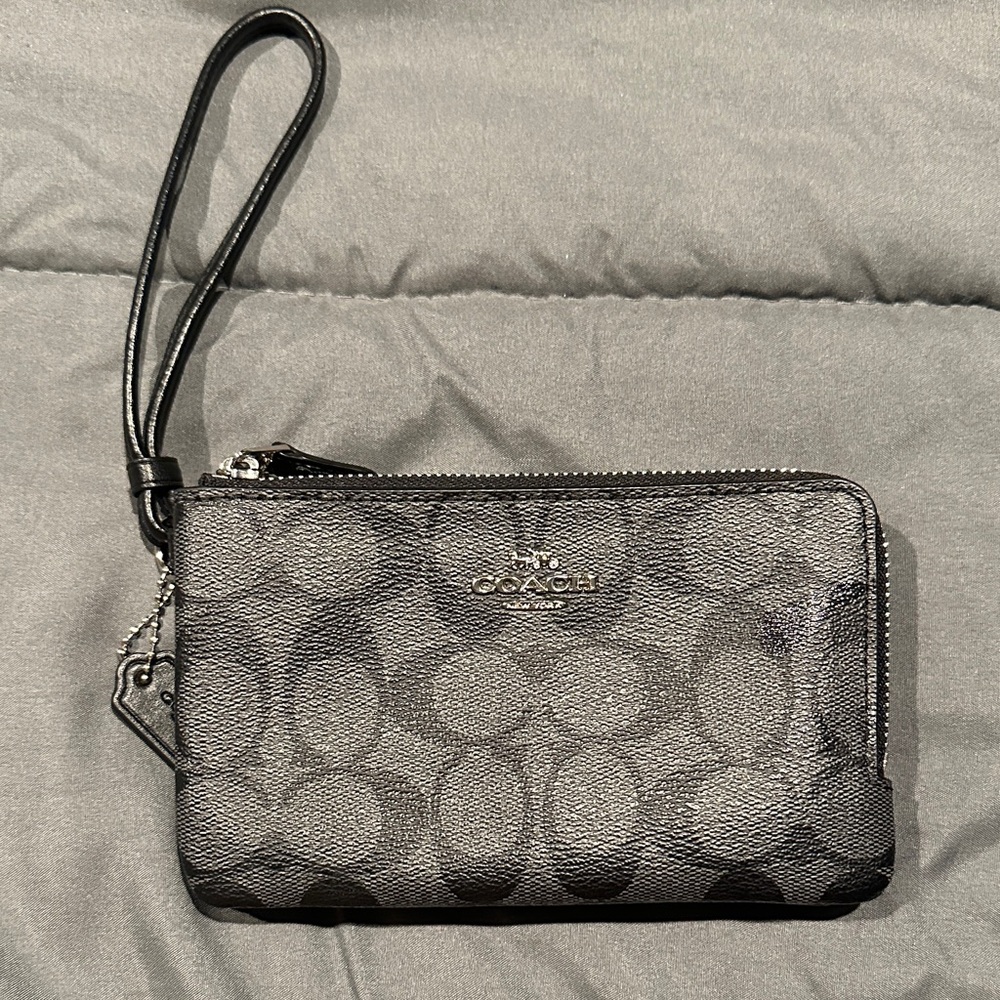 Coach Signature Black Wristlet